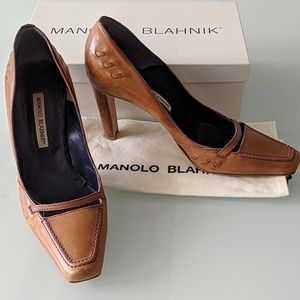 Manolo Blahnik Tan Pumps 4"